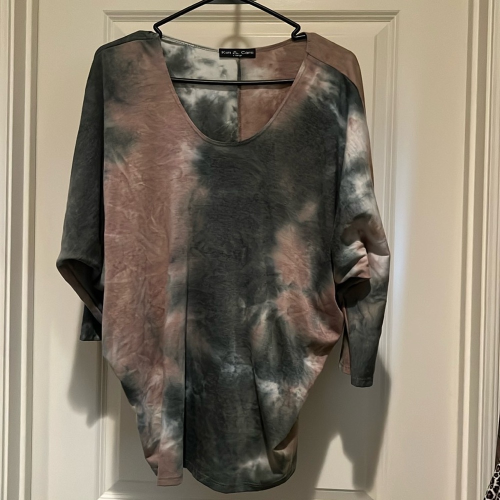 Kim & Cami shirt
